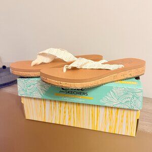 Cali Skechers Yoga Foam Size 9 Sand Comber Brand New
